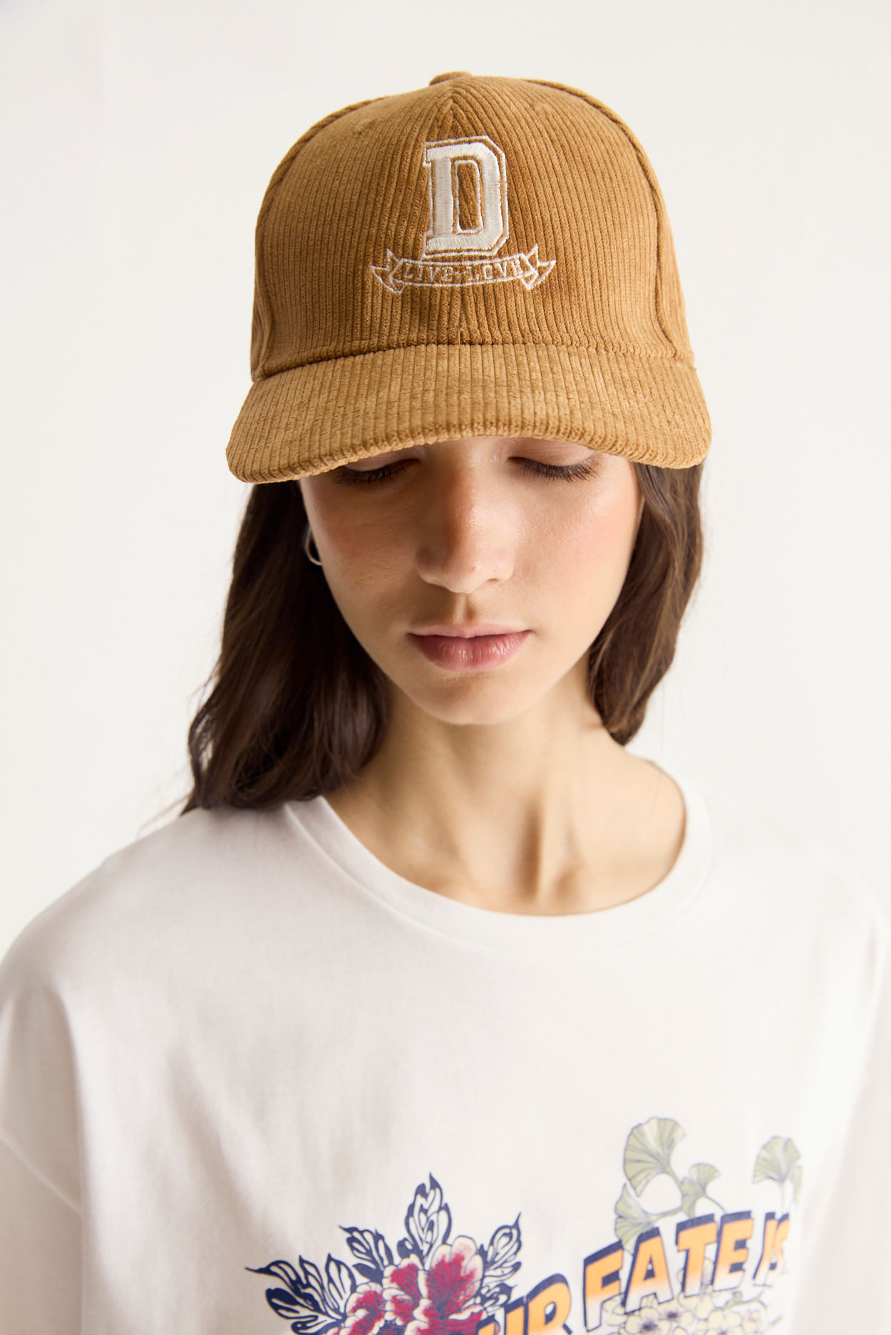 Accesorios cap corderoy june de desiderata — imagen 3