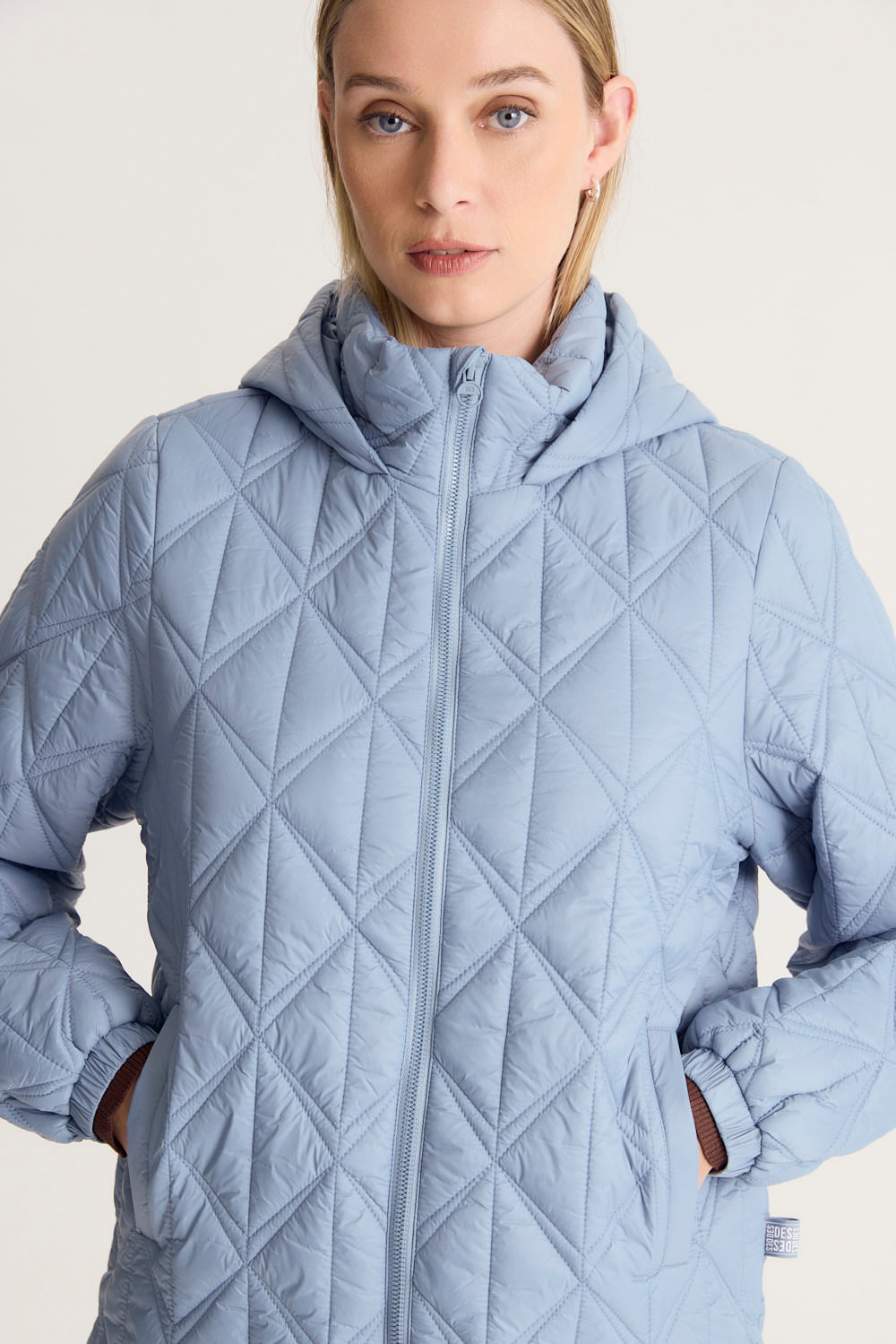 CAMPERA ULTRA LIGHT HOOD — imagen 2