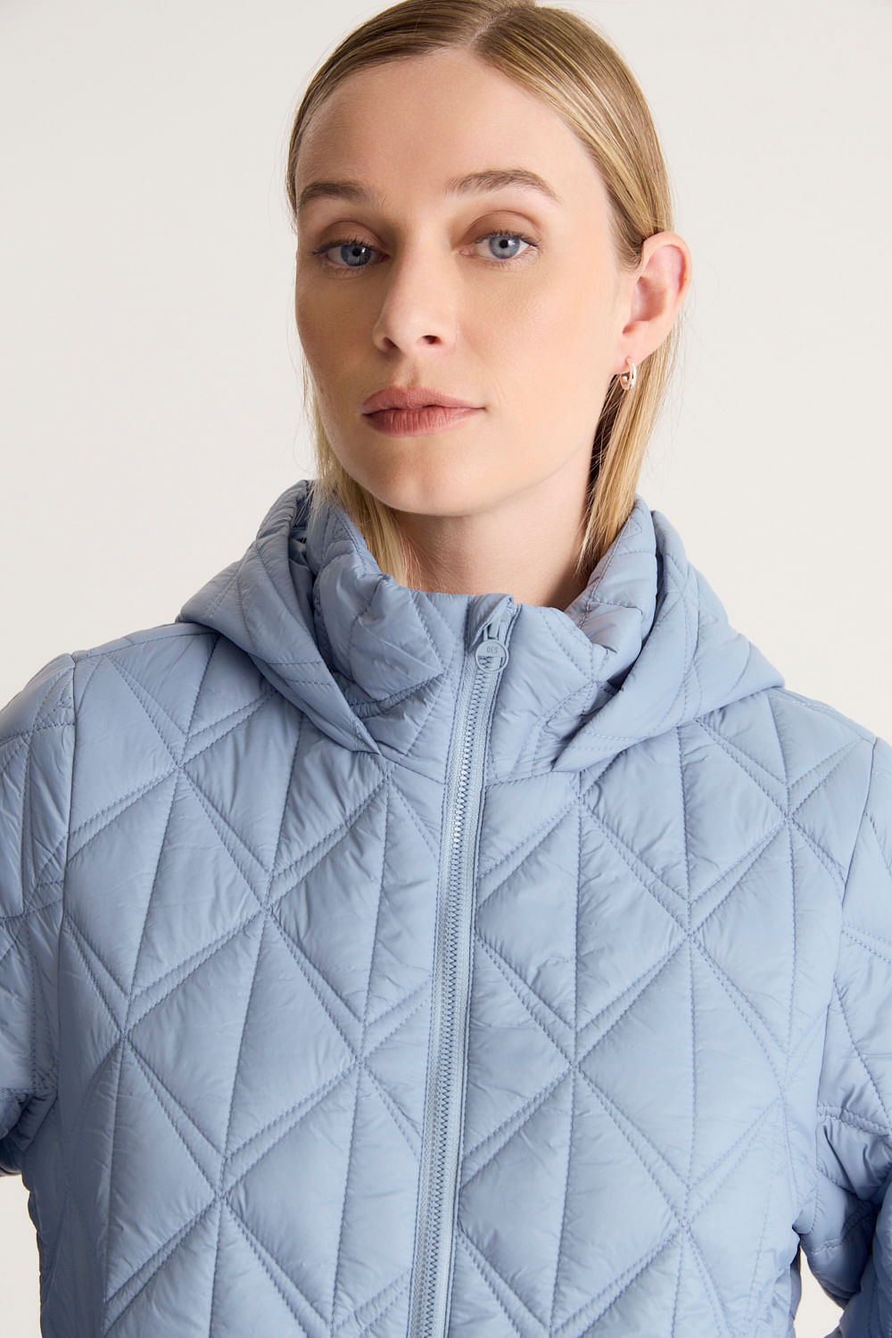 CAMPERA ULTRA LIGHT HOOD — imagen 4