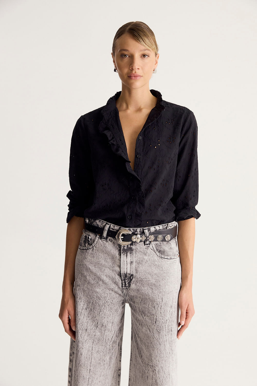 Camisa broderie con ruffles y cuello de Desiderata — imagen 2