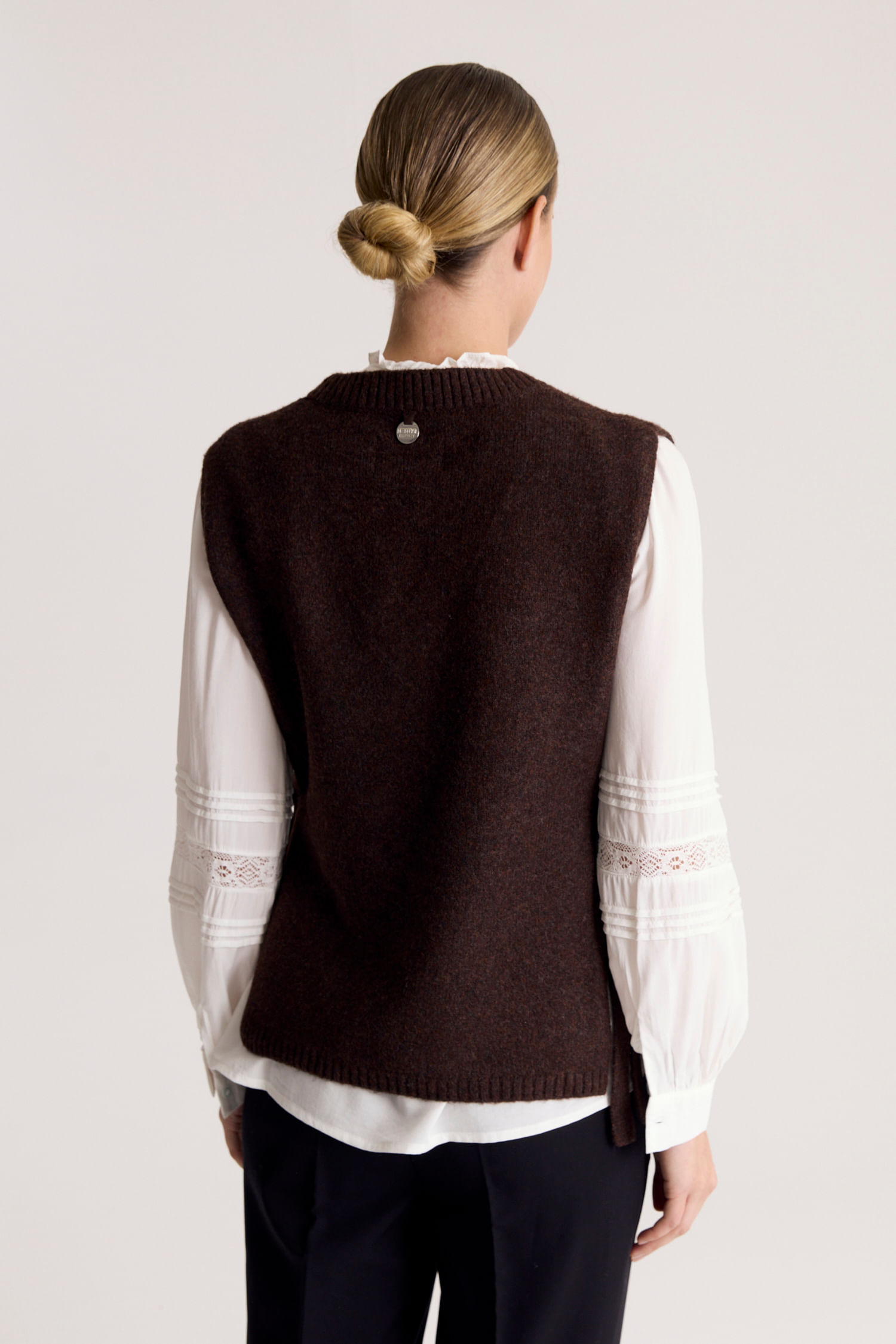 CHALECO V NECK SLIT — imagen 5