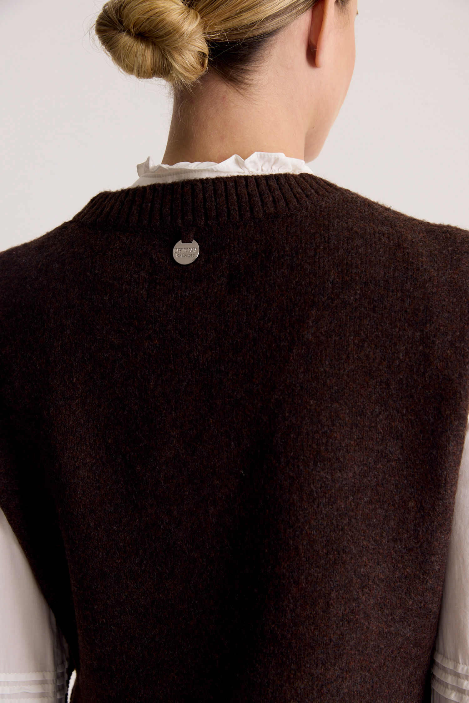 CHALECO V NECK SLIT — imagen 6