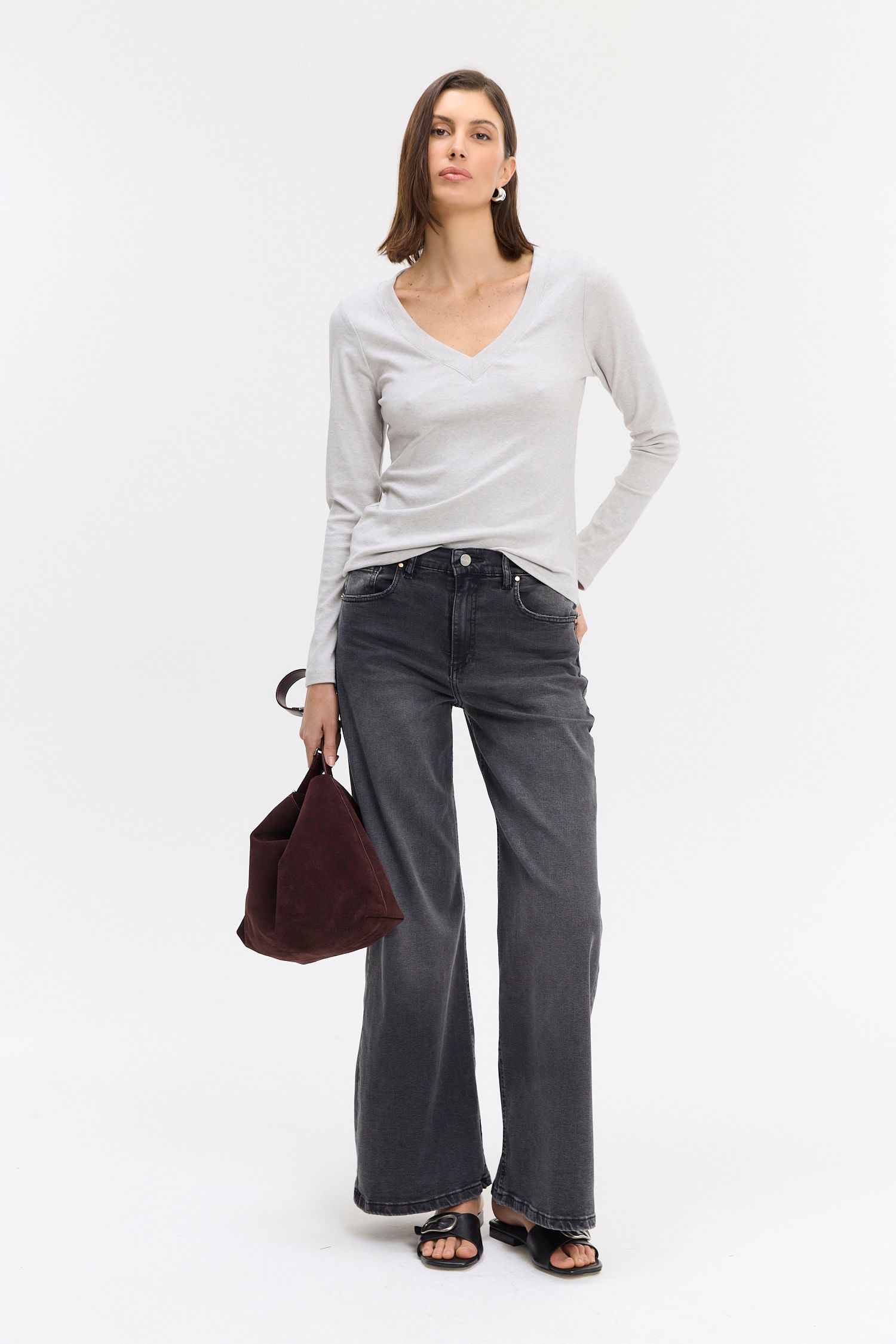 Remera V neck Nikki